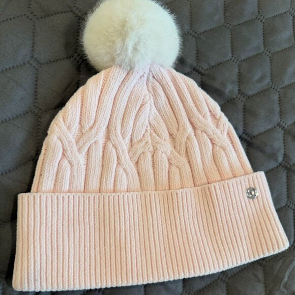 Lululemon Cable Knit Pom Pom Beanie - Picture 1 of 2